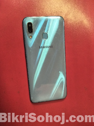 Samsung Galaxy A30